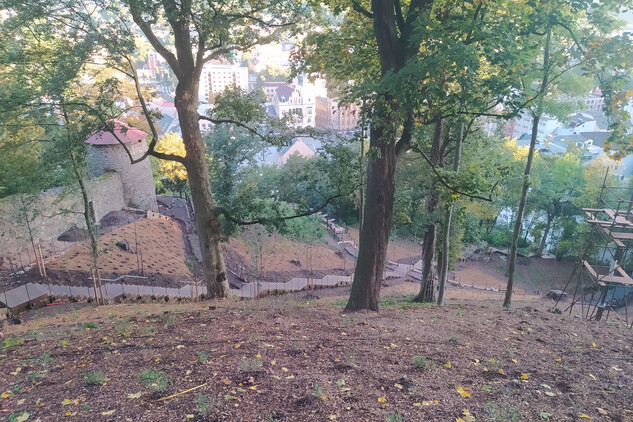 Hlavní kamenné schodiště vč. lipové áleje (7. etapa)