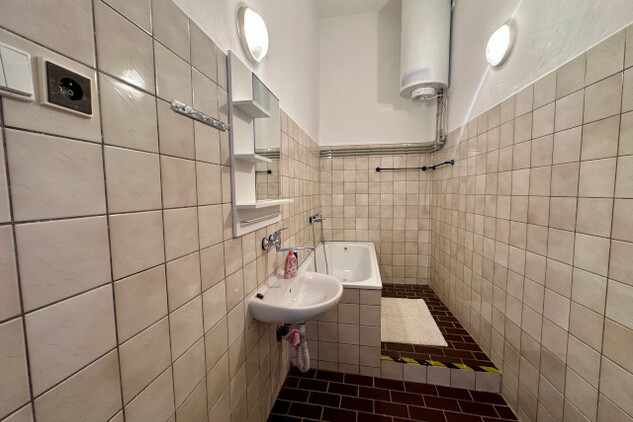 koupelna, WC je samostatně